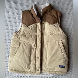 Patagonia Men's Bivy down vest; Beige and Brown Vest